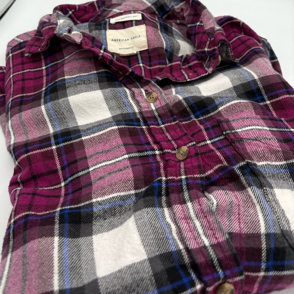 American Eagle Flannel Boyfriend Fit Small Maroon White Black Blue button down - Picture 8 of 8